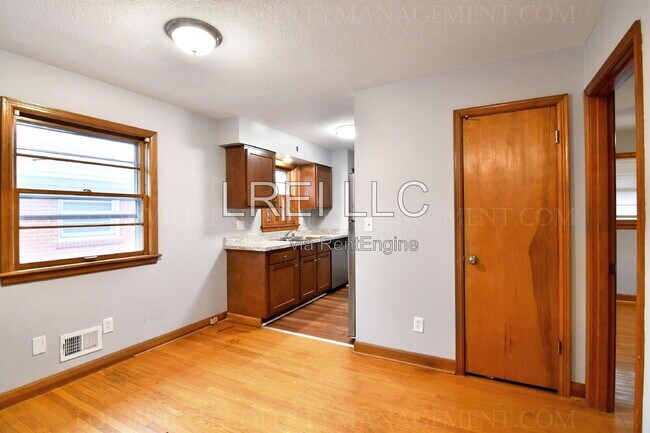 Photo - 818 Iroquois Ave