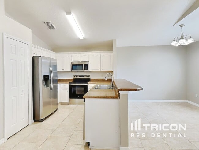 Photo - 5127 Pineland Ave