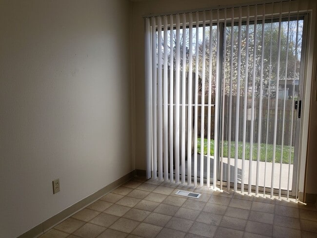 100 W Colby Ln