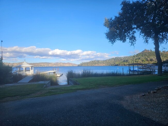 Photo - Furnished  Rental available now with lake ...