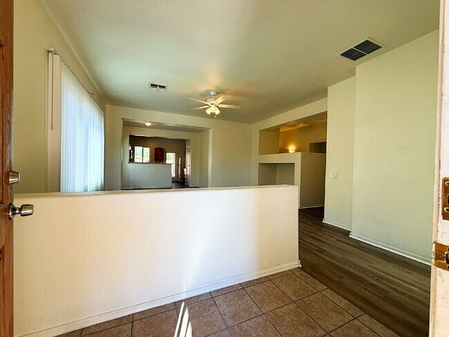 Photo - "Charming 3-Bed, 2-Bath Oasis with 1,430 Sq Ft in Phoenix's Heart!"