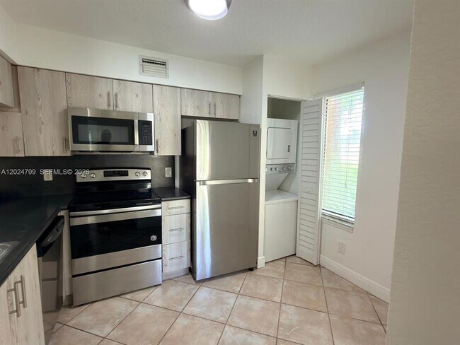 1025 Coral Club Dr Unit 1025 Coral Club Dr