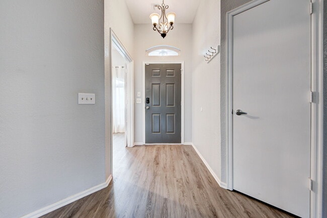 Photo - 1817 SE 1st St