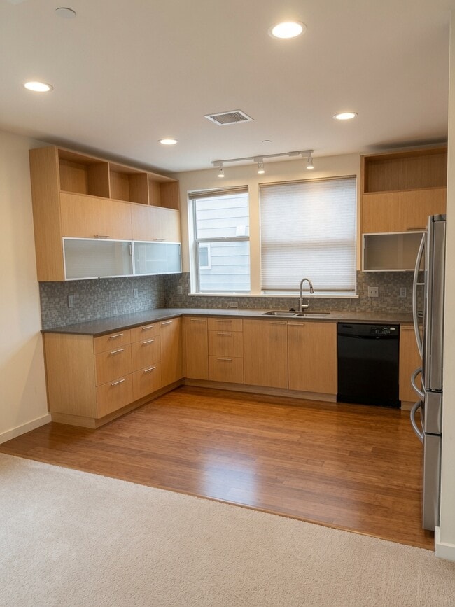 Photo - 10503 Stone Ave N