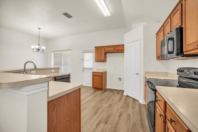 Photo - 2005 Ridgeview Ct