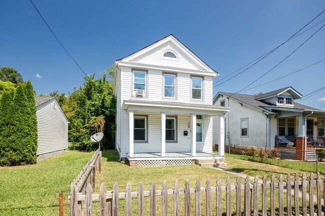 Photo - 3 Bedroom/1.5 Bath Northside Home ***Avail...