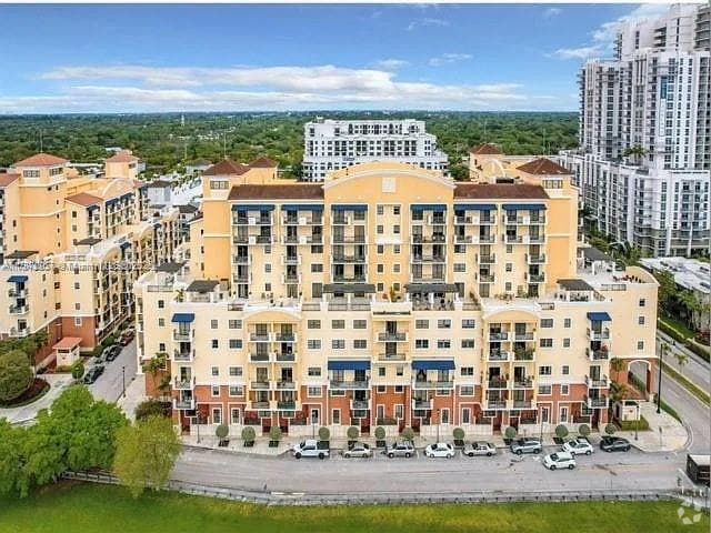 Building Photo - 8390 SW 72nd Ave Unit XX Rental