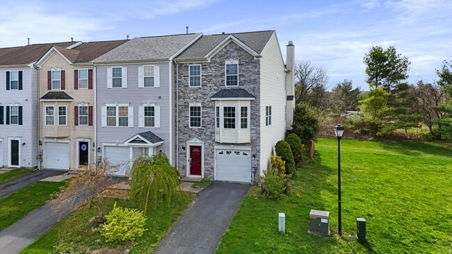 Photo - 164 Dunrobin Dr