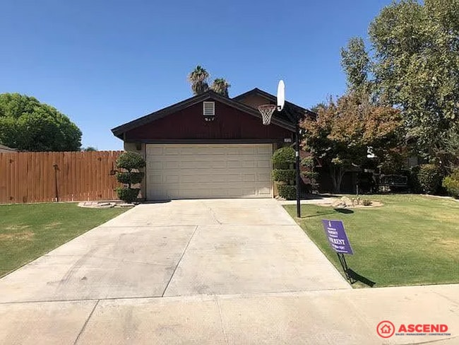 Lovely Home Off Gosford and White Lane! - Lovely Home Off Gosford and White Lane!