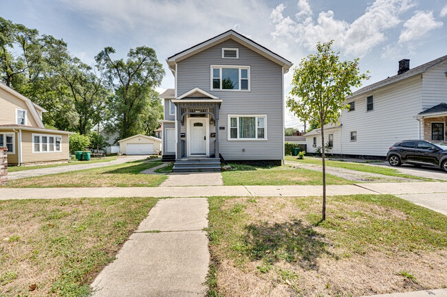 Photo - 208 Mound St
