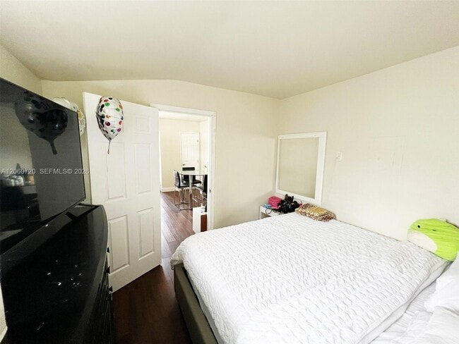 320 SW 4th Ave Unit B