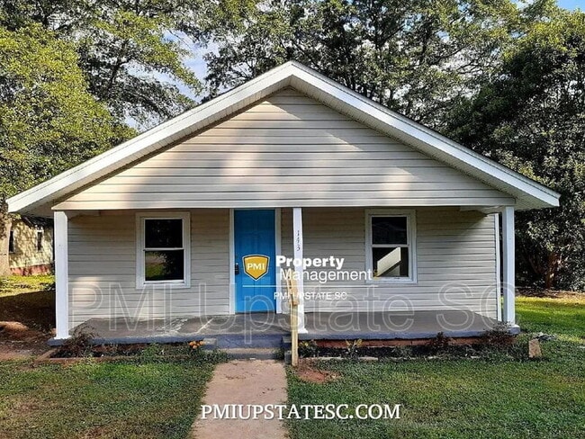 Building Photo - 143 Forrest St Rental