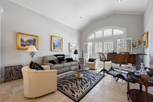 Photo - 110 Squires Dr