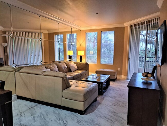 Gorgeous Meridian fully furnished 2brm/2bath - Gorgeous Meridian  fully furnished 2brm/2bath Condo Unit 212