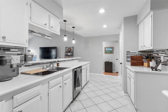 Photo - 105 Sweetgum Dr