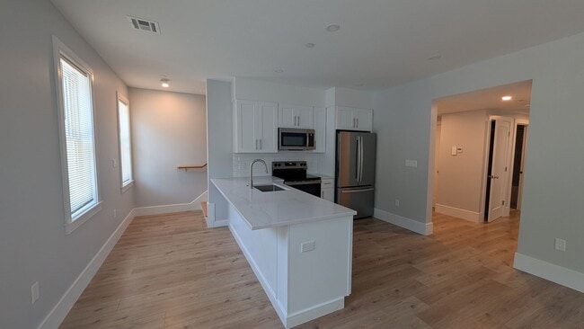Photo - 122 Kenrick St