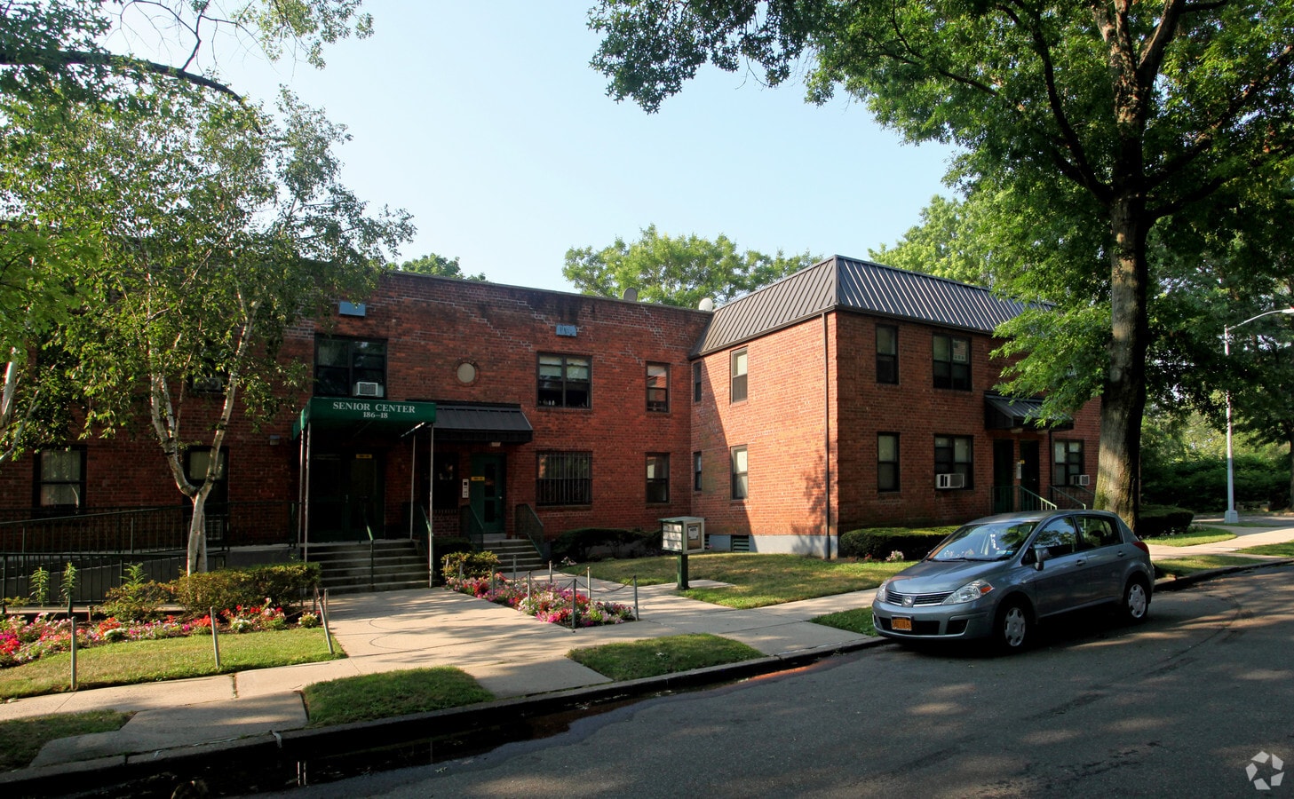 186-08 - 186-26 120th Rd - 186-08-186-26 120th Rd Apartments