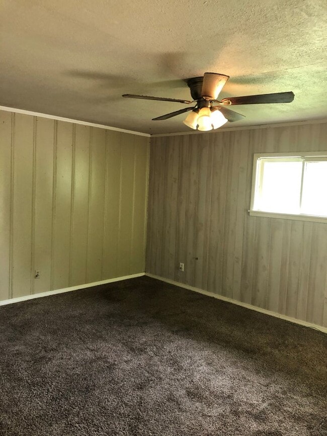 2 Bed 1 Bath House - 2 Bed 1 Bath House