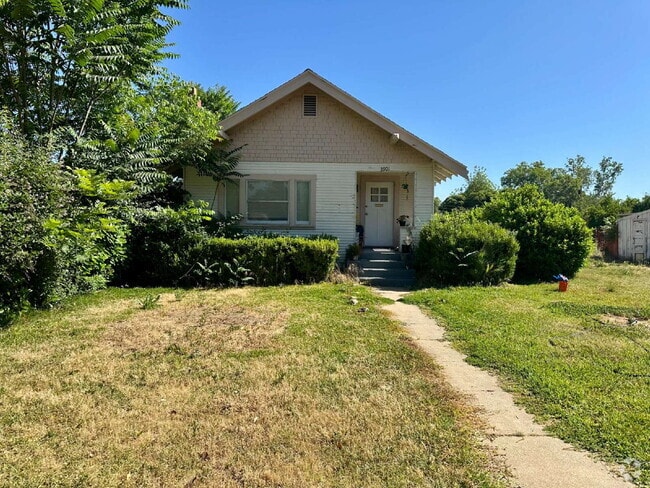 Building Photo - 3901 Y St Rental