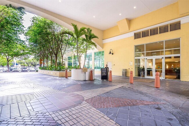 Photo - 7350 SW 89th St Unit 1707S