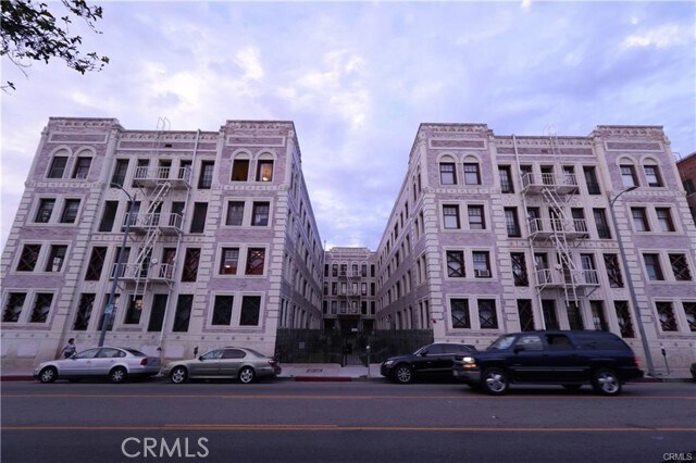 Building Photo - 2121 James M Wood Blvd Unit 221