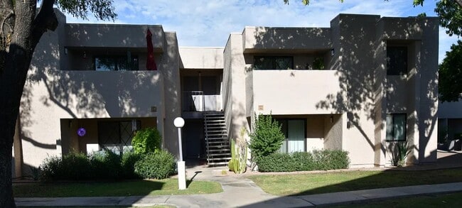 Building Photo - 1920 W Lindner Ave Unit 172