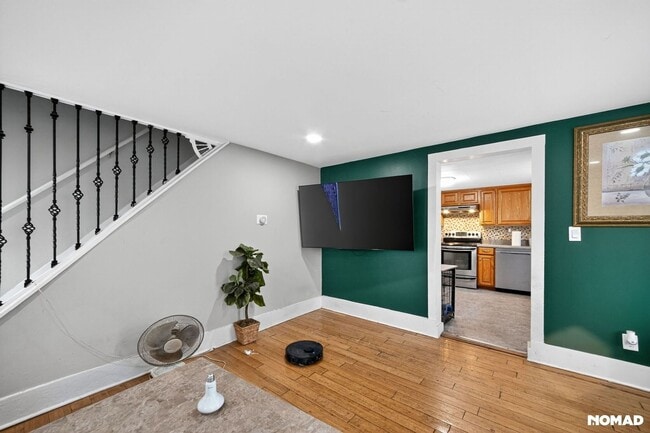 Photo - 53 W Broadway