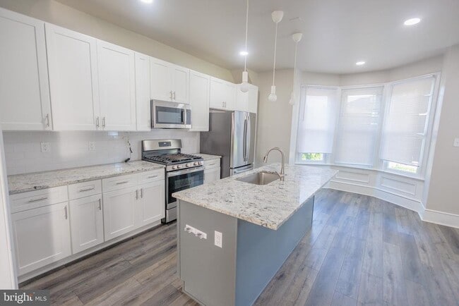 Photo - 34 Delsea Dr S
