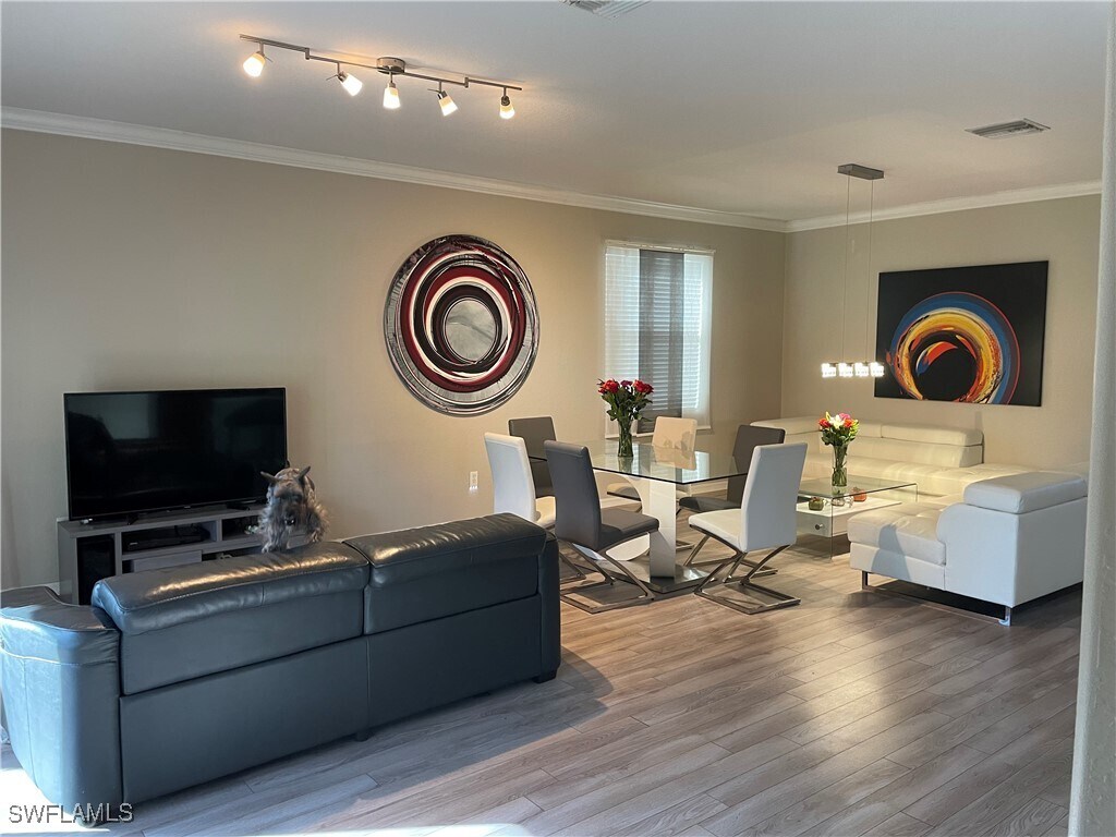 Photo - 2382 Heydon Cir E