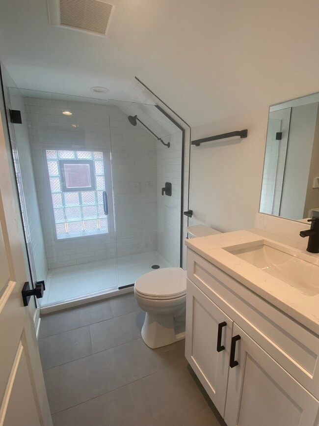 Photo - 858 N Paulina St