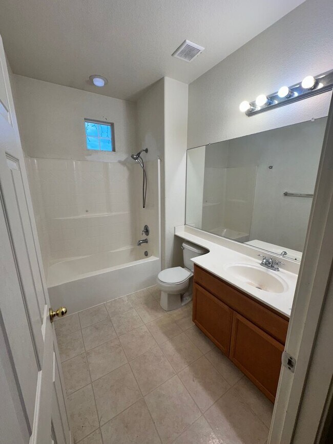 2161 Chapman Oak Dr