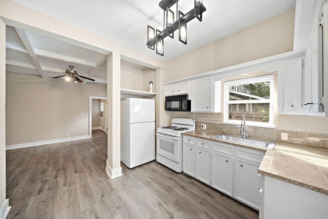 Photo - 4618 McKinney St Unit 1