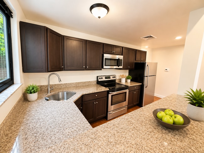 735 N Highland Ave Unit 3
