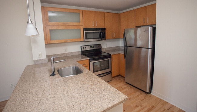 Building Photo - 242 E Water St Unit 119