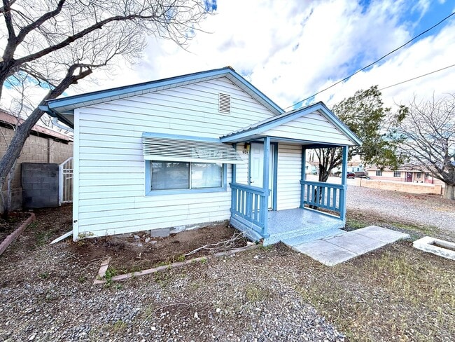 Photo - Charming Newly Updated 1 Bed / 1 Bath in the Heart of Kingman- Available Now!