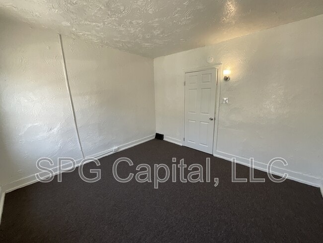 Photo - 443 S Duke St