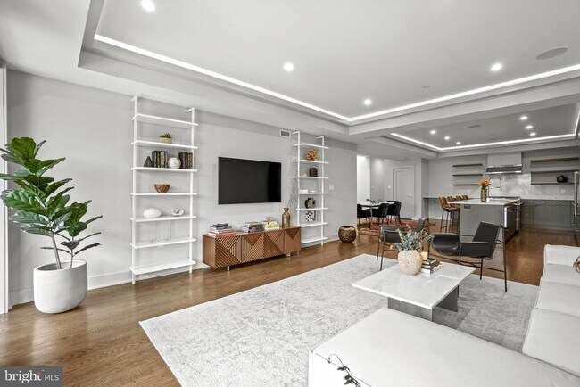 Photo - 1201 Kenyon St NW Unidad 5