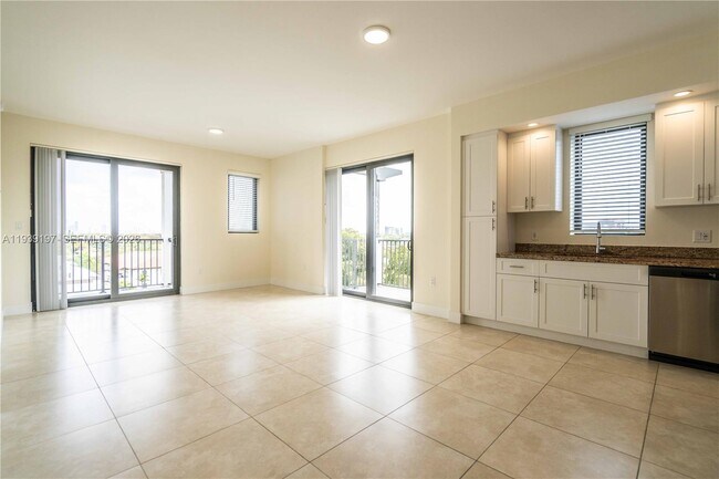 Photo - 1091 Galiano St Unit 605