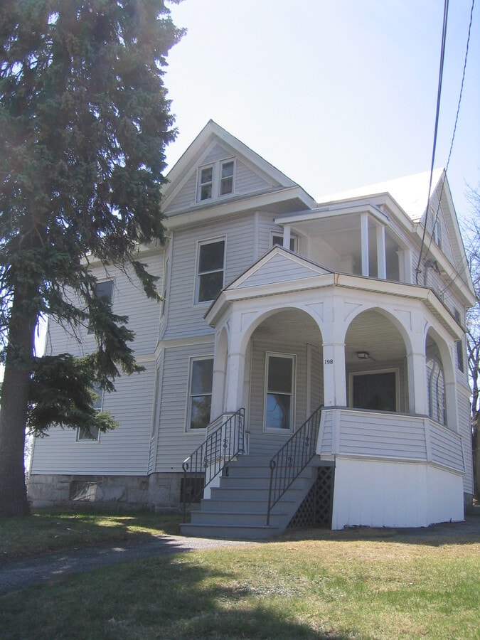 198 Mammoth Rd - 198 Mammoth Rd Unit 4