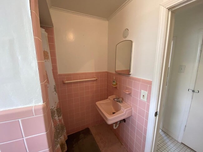 baño - 401 Sewall Ave Unidad 2