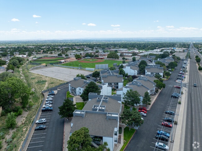 Apartments Close to Eldorado High School