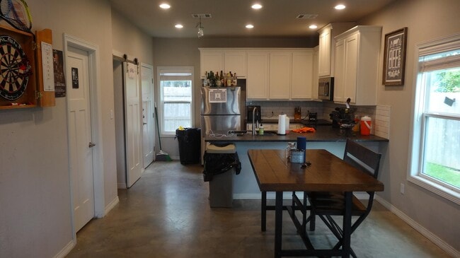 Photo - 3104 Green St