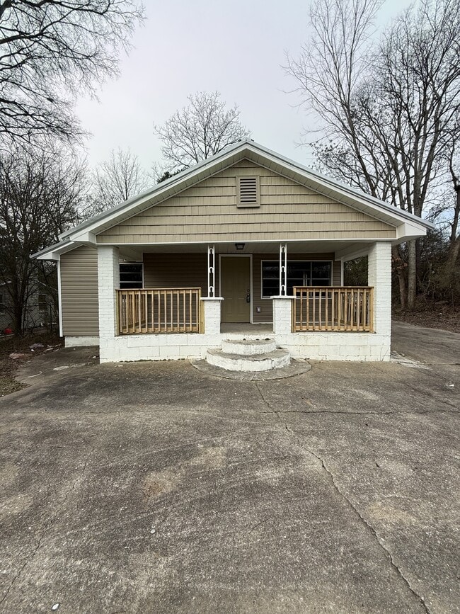 Building Photo - 1512 Cherry Ave