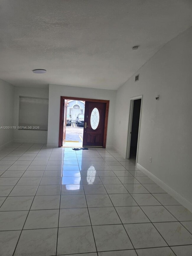 Photo - 9069 NW 121st Terrace Unidad 81