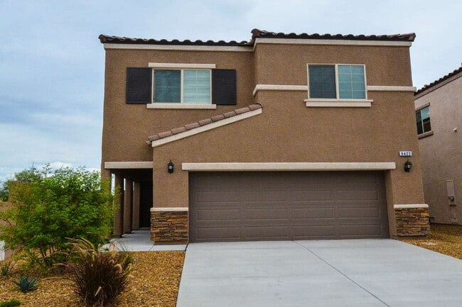 Building Photo - "Spacious 4-Bedroom Retreat with 2.5 Baths in Vibrant Las Vegas Locale!"
