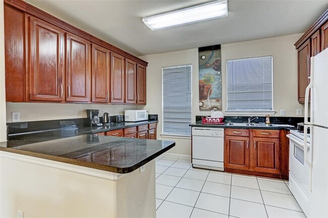 Photo - 2078 Laverne St Unit 5