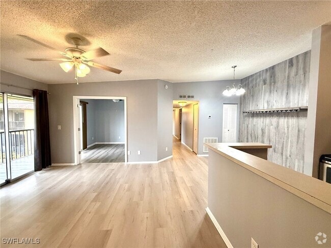 Building Photo - 6492 Royal Woods Dr Unit 5 Rental