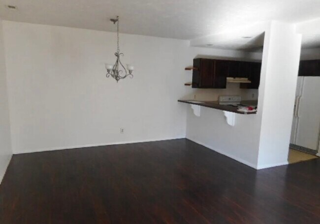 1862 Tryon Dr