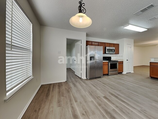 Photo - 163 Southlake Dr