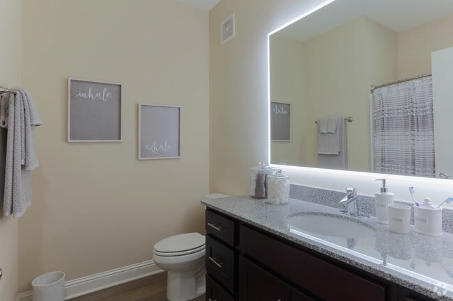 2BR, 2BA - 1,241 SF